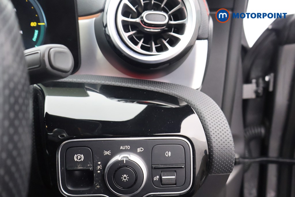 Mercedes-Benz CLA Amg Line Automatic Petrol Estate - Stock Number (1608985) - 7th supplementary image