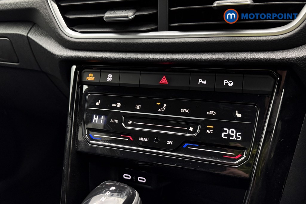 Volkswagen T-Roc R-Line Automatic Petrol SUV - Stock Number (1609534) - 13th supplementary image