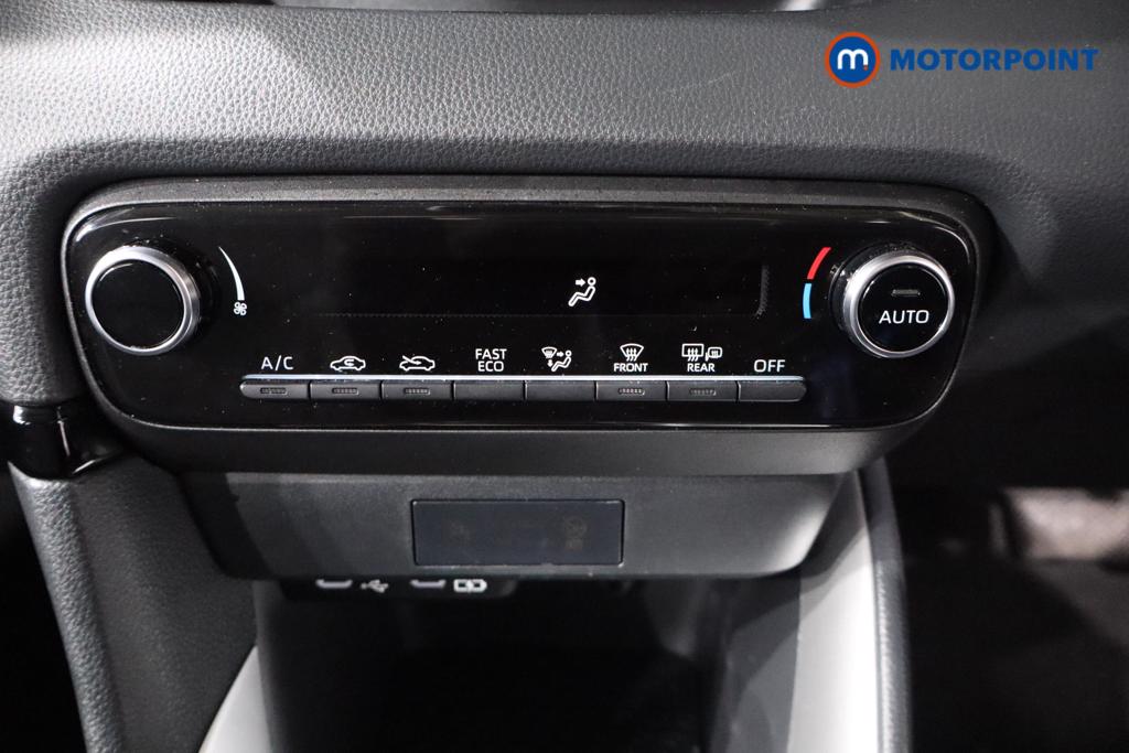 Toyota Yaris Icon Automatic Petrol-Electric Hybrid Hatchback - Stock Number (1610255) - 3rd supplementary image