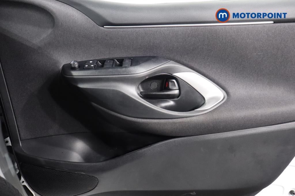 Toyota Yaris Icon Automatic Petrol-Electric Hybrid Hatchback - Stock Number (1610255) - 9th supplementary image