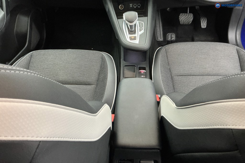 Renault Captur S Edition Automatic Petrol Plug-In Hybrid SUV - Stock Number (1611551) - 14th supplementary image