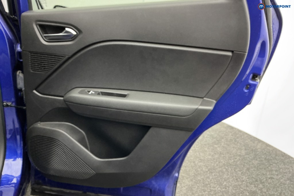 Renault Captur S Edition Automatic Petrol Plug-In Hybrid SUV - Stock Number (1611551) - 26th supplementary image