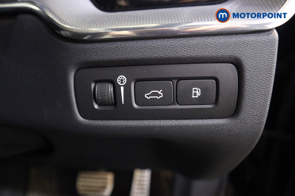 Volvo Xc60 R Design Automatic Petrol Plug-In Hybrid SUV - Stock Number (1611617) - 11th supplementary image