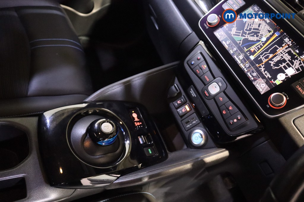Nissan Leaf N-Connecta Automatic Electric Hatchback - Stock Number (1612121) - 7th supplementary image