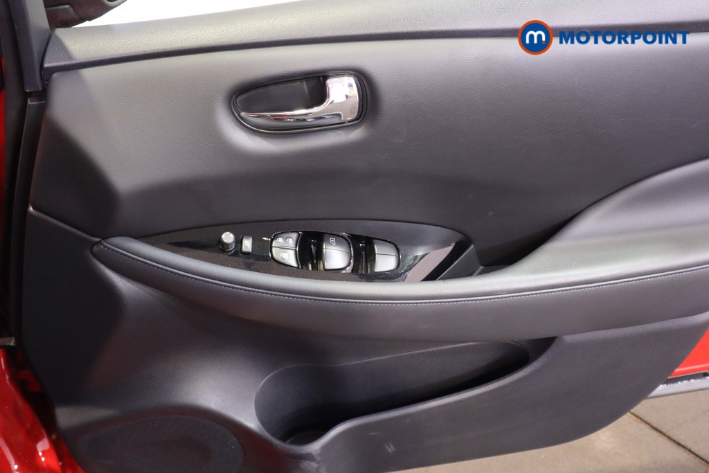 Nissan Leaf N-Connecta Automatic Electric Hatchback - Stock Number (1612121) - 9th supplementary image