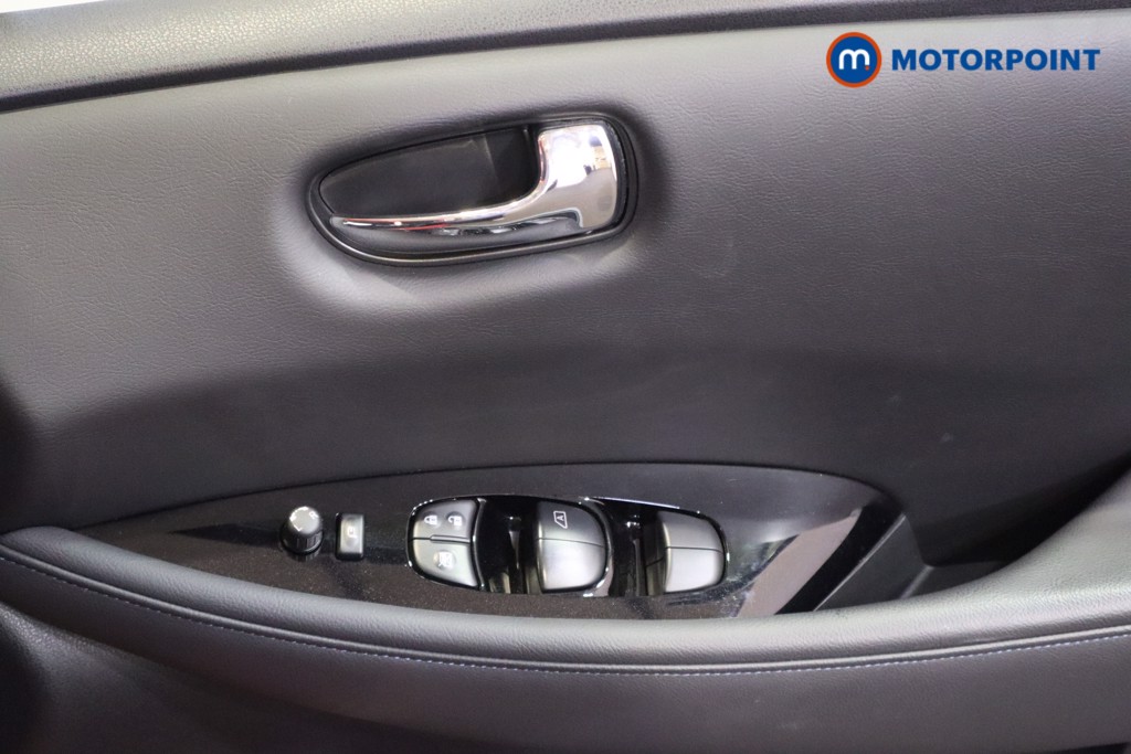 Nissan Leaf N-Connecta Automatic Electric Hatchback - Stock Number (1612121) - 10th supplementary image