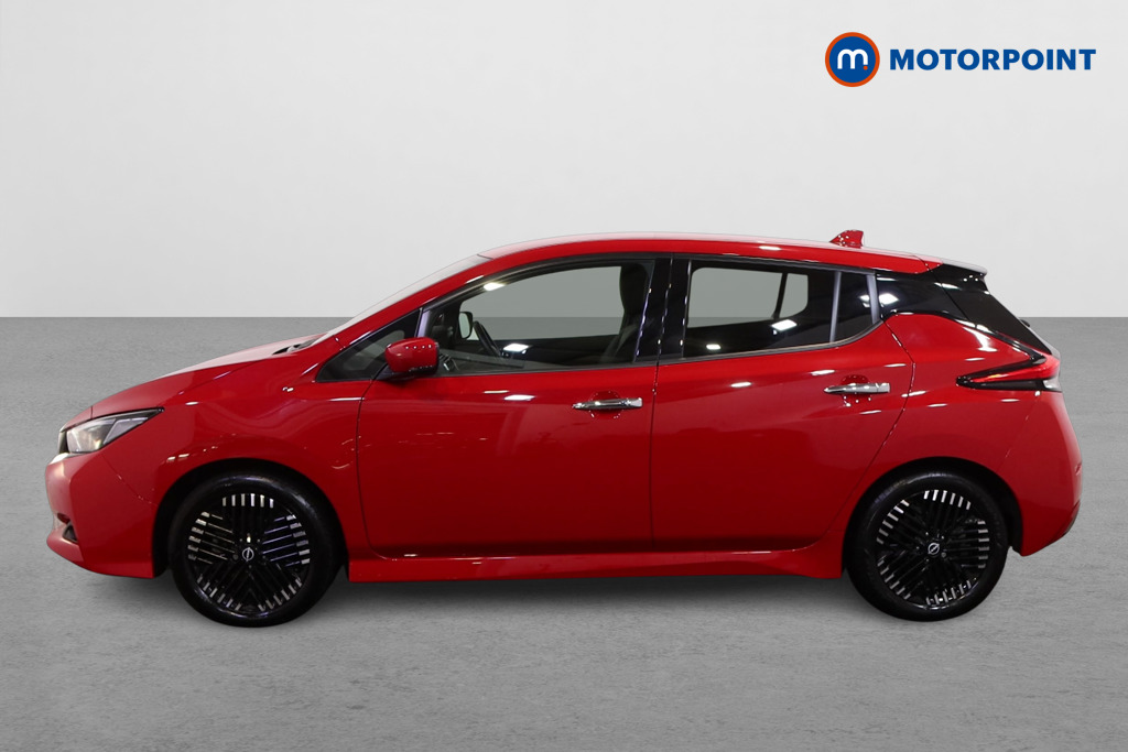 Nissan Leaf N-Connecta Automatic Electric Hatchback - Stock Number (1612121) - Passenger side