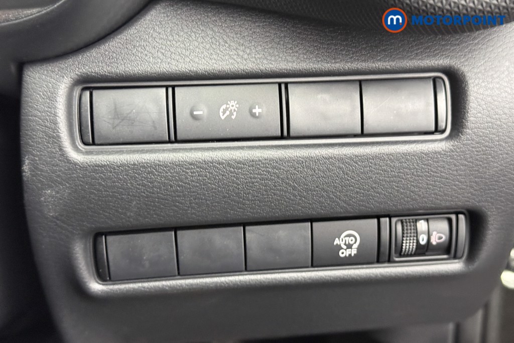 Nissan Juke N-Connecta Automatic Petrol SUV - Stock Number (1612799) - 15th supplementary image