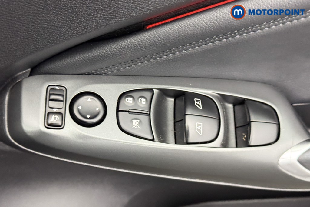 Nissan Juke N-Connecta Automatic Petrol SUV - Stock Number (1612799) - 16th supplementary image