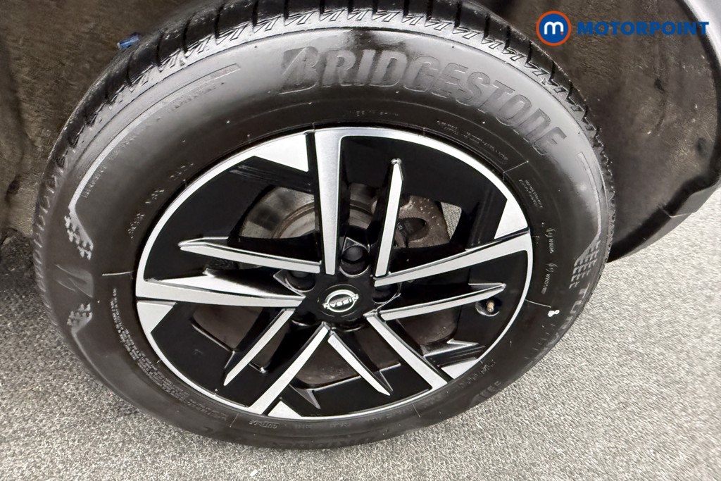 Nissan Juke N-Connecta Automatic Petrol SUV - Stock Number (1612799) - 30th supplementary image