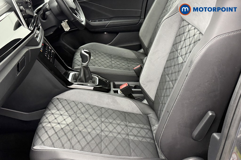 Volkswagen T-Roc R-Line Manual Petrol SUV - Stock Number (1612814) - 23rd supplementary image
