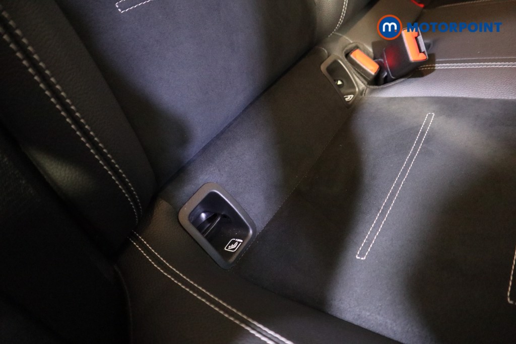 Mercedes-Benz A Class Amg Line Premium Plus Edition Automatic Petrol Hatchback - Stock Number (1613359) - 17th supplementary image