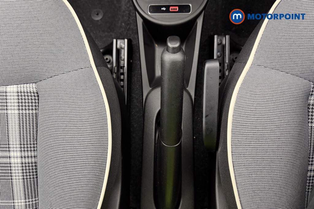 Fiat 500 Lounge Manual Petrol Hatchback - Stock Number (1614310) - 14th supplementary image