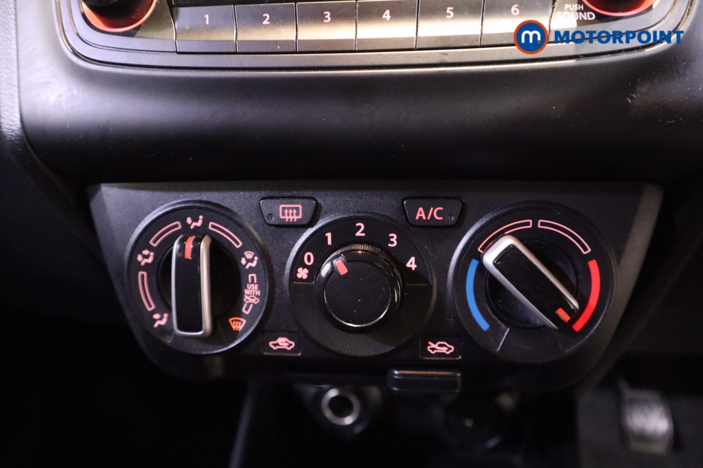 Suzuki Swift Attitude Manual Petrol Hatchback - Stock Number (1614456) - 5th supplementary image