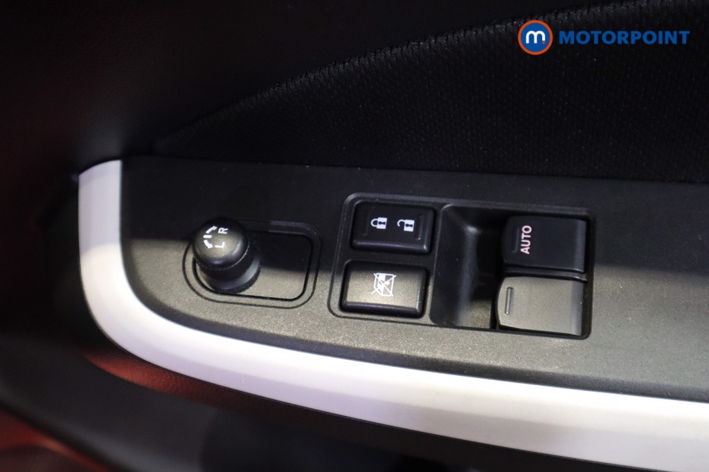 Suzuki Swift Attitude Manual Petrol Hatchback - Stock Number (1614456) - 11th supplementary image