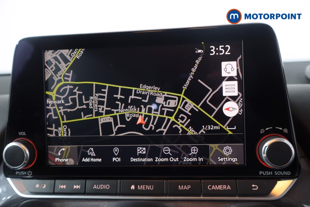 Nissan Juke N-Connecta Manual Petrol SUV - Stock Number (1614798) - 2nd supplementary image