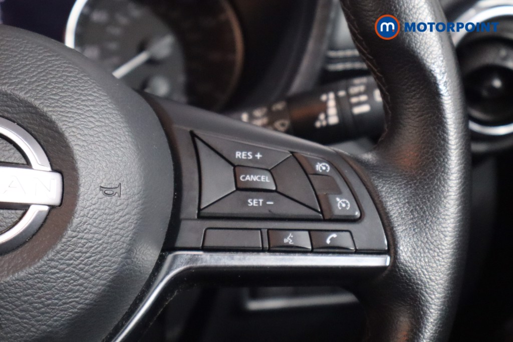 Nissan Juke N-Connecta Manual Petrol SUV - Stock Number (1614798) - 8th supplementary image