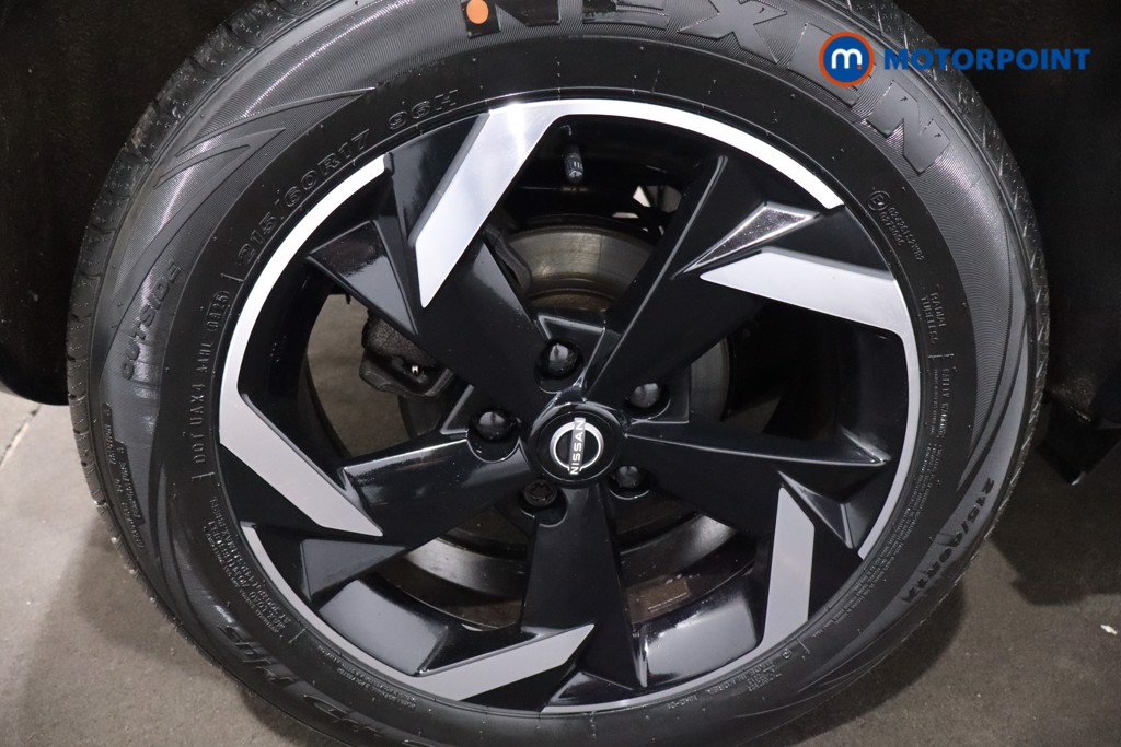 Nissan Juke N-Connecta Manual Petrol SUV - Stock Number (1614798) - 9th supplementary image