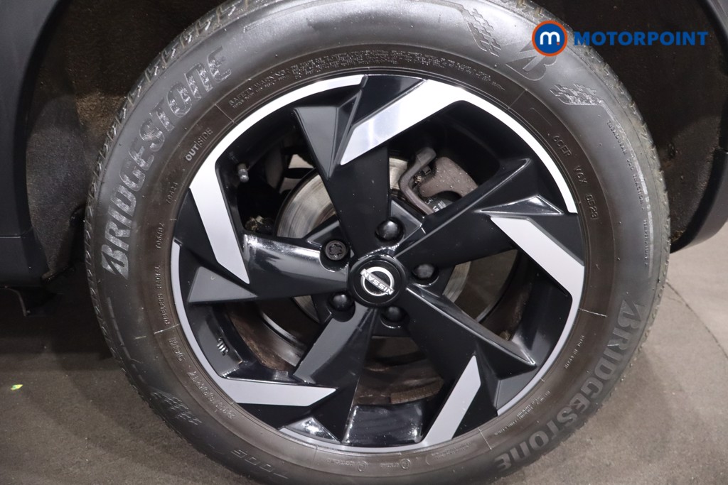 Nissan Juke N-Connecta Manual Petrol SUV - Stock Number (1614798) - 12th supplementary image