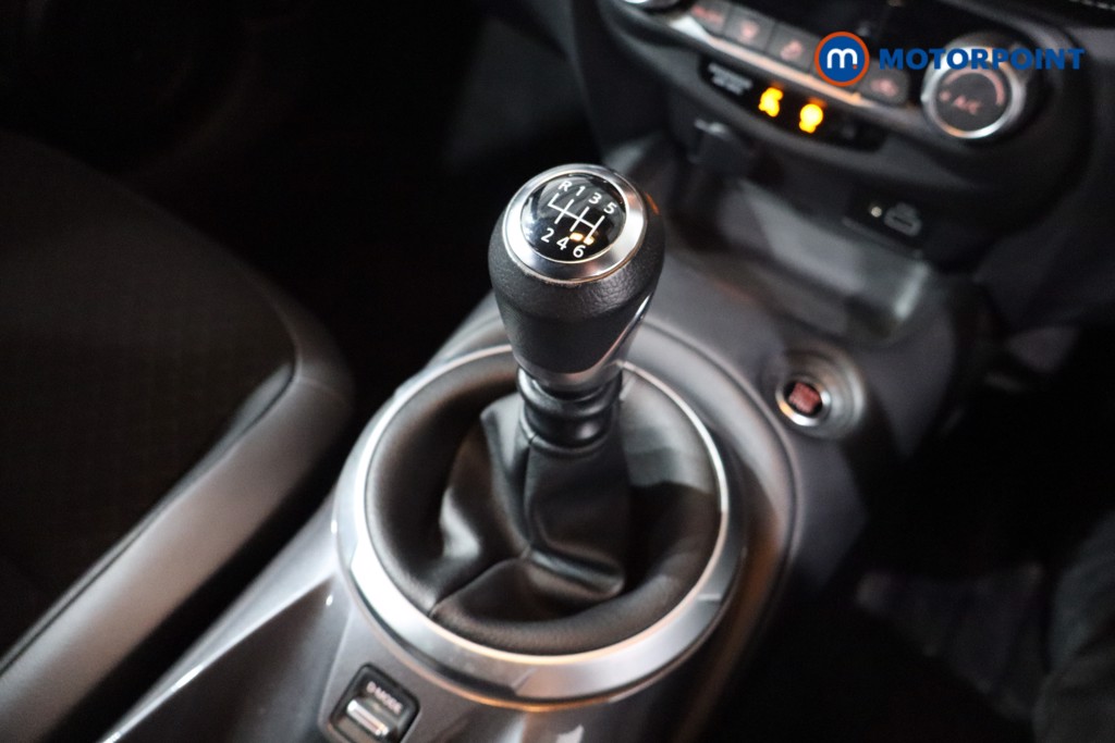 Nissan Juke N-Connecta Manual Petrol SUV - Stock Number (1614798) - 14th supplementary image