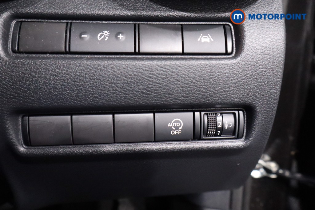 Nissan Juke N-Connecta Manual Petrol SUV - Stock Number (1614798) - 21st supplementary image