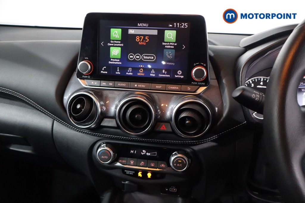 Nissan Juke N-Connecta Manual Petrol SUV - Stock Number (1614891) - 15th supplementary image