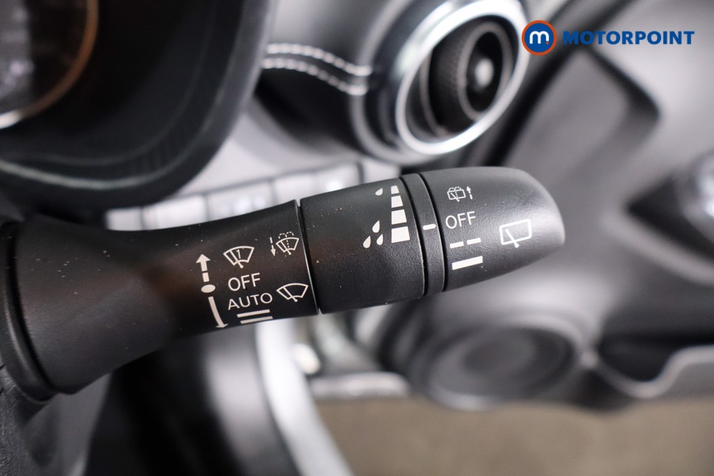 Nissan Juke N-Connecta Manual Petrol SUV - Stock Number (1614891) - 18th supplementary image