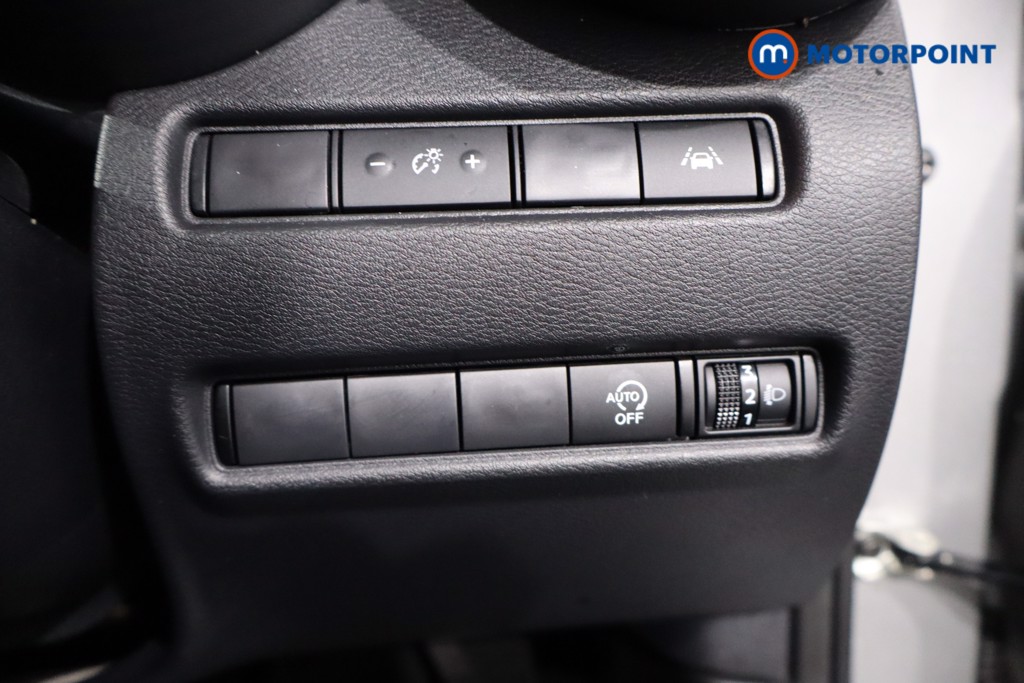 Nissan Juke N-Connecta Manual Petrol SUV - Stock Number (1614891) - 20th supplementary image