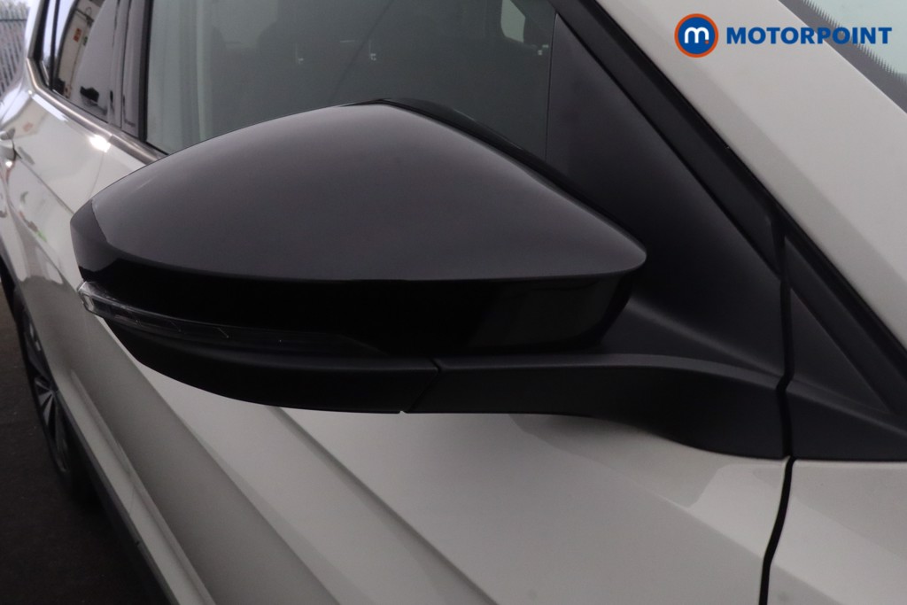 Volkswagen T-Cross Black Edition Manual Petrol SUV - Stock Number (1611620) - 32nd supplementary image