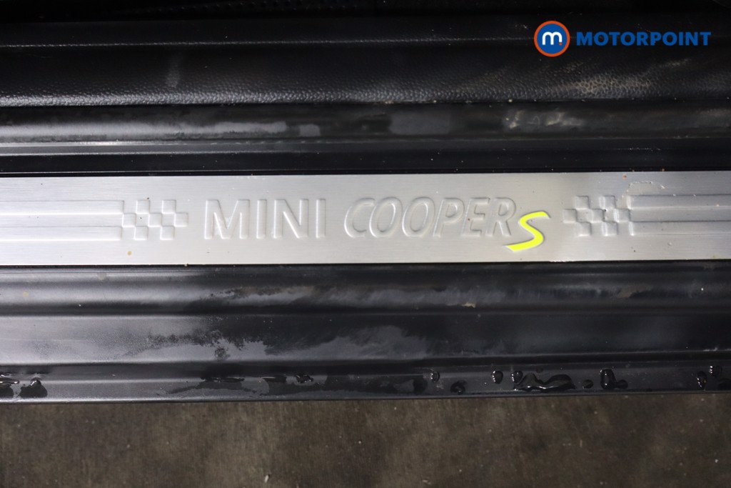 Mini Hatchback Cooper S Level 3 Automatic Electric Hatchback - Stock Number (1604514) - 19th supplementary image