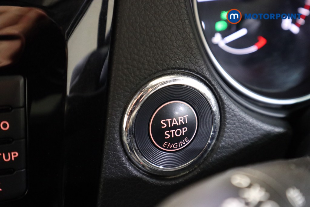 Nissan Qashqai N-Connecta Manual Petrol SUV - Stock Number (1594145) - 6th supplementary image