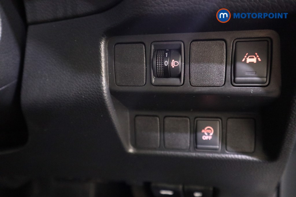 Nissan Qashqai N-Connecta Manual Petrol SUV - Stock Number (1594145) - 12th supplementary image
