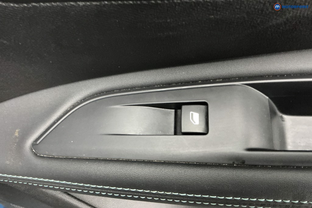 Peugeot 5008 Allure Manual Petrol SUV - Stock Number (1606614) - 28th supplementary image