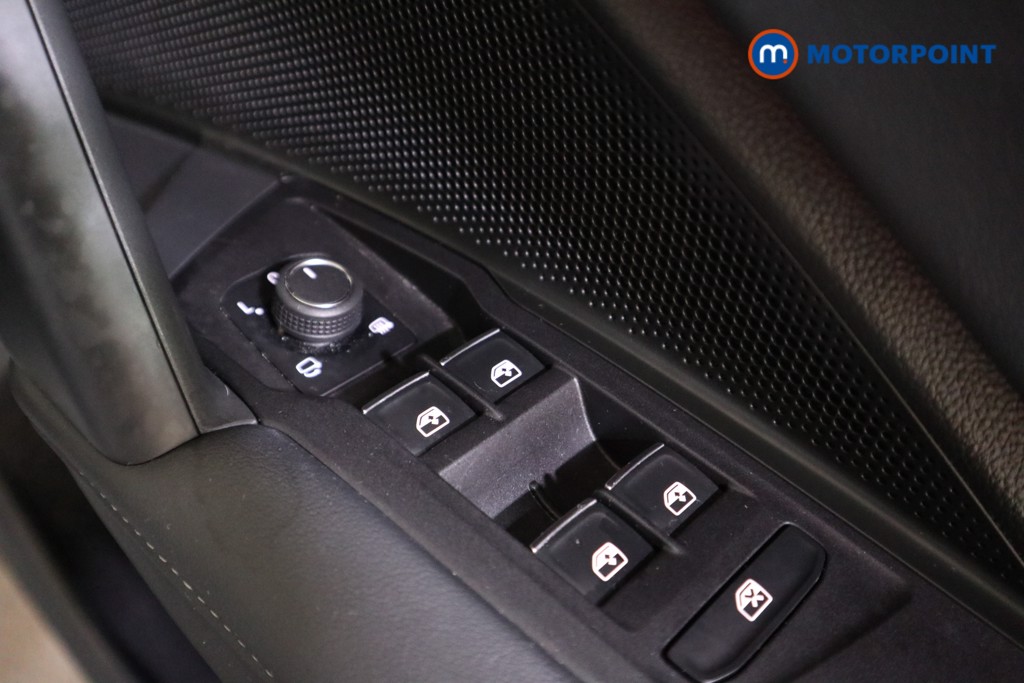 Volkswagen Tiguan R-Line Automatic Petrol SUV - Stock Number (1607373) - 14th supplementary image