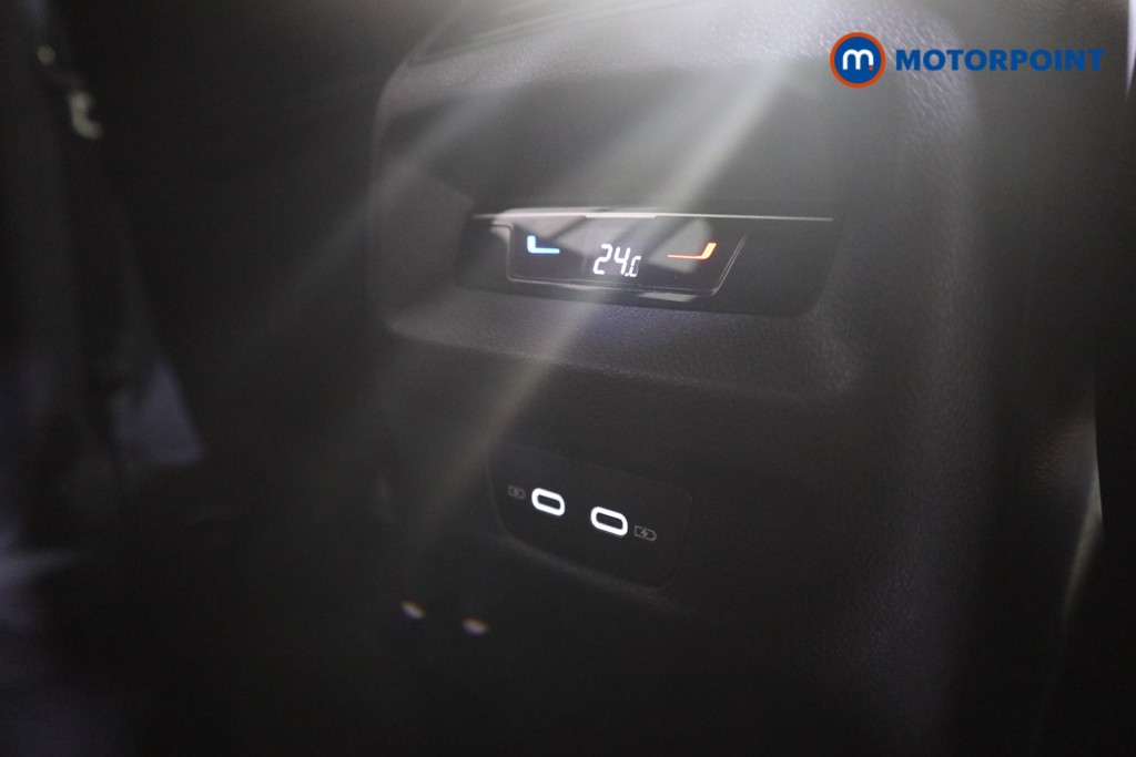 Volkswagen Tiguan R-Line Automatic Petrol SUV - Stock Number (1607373) - 22nd supplementary image