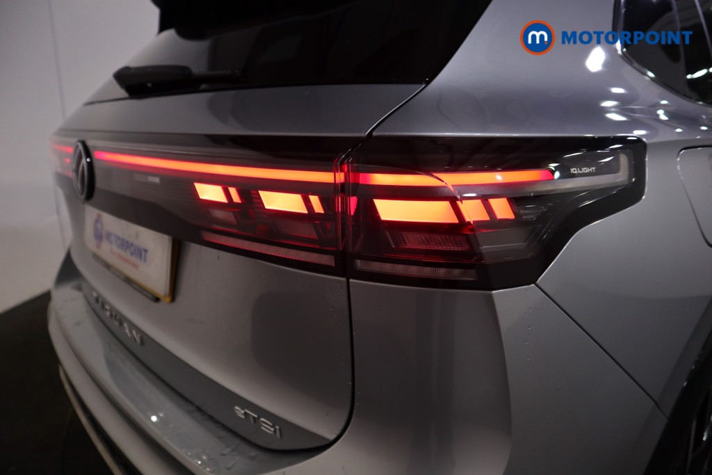 Volkswagen Tiguan R-Line Automatic Petrol SUV - Stock Number (1607373) - 32nd supplementary image