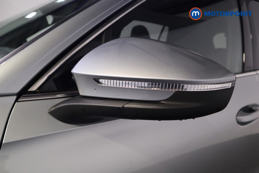 Volkswagen Tiguan R-Line Automatic Petrol SUV - Stock Number (1607373) - 38th supplementary image