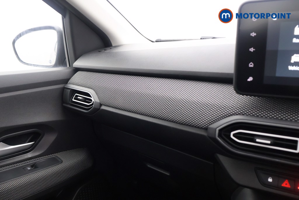Dacia Sandero Expression Manual Petrol Hatchback - Stock Number (1608381) - 12th supplementary image
