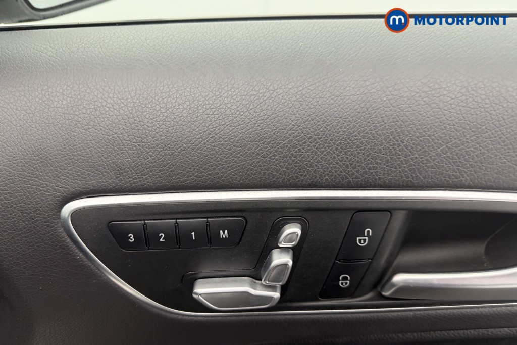 Mercedes-Benz GLA Urban Edition Automatic Petrol SUV - Stock Number (1610243) - 9th supplementary image