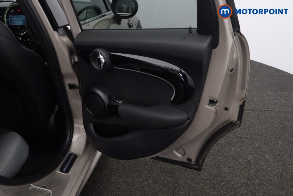 Mini Hatchback Cooper S Sport Automatic Petrol Hatchback - Stock Number (1610976) - 17th supplementary image