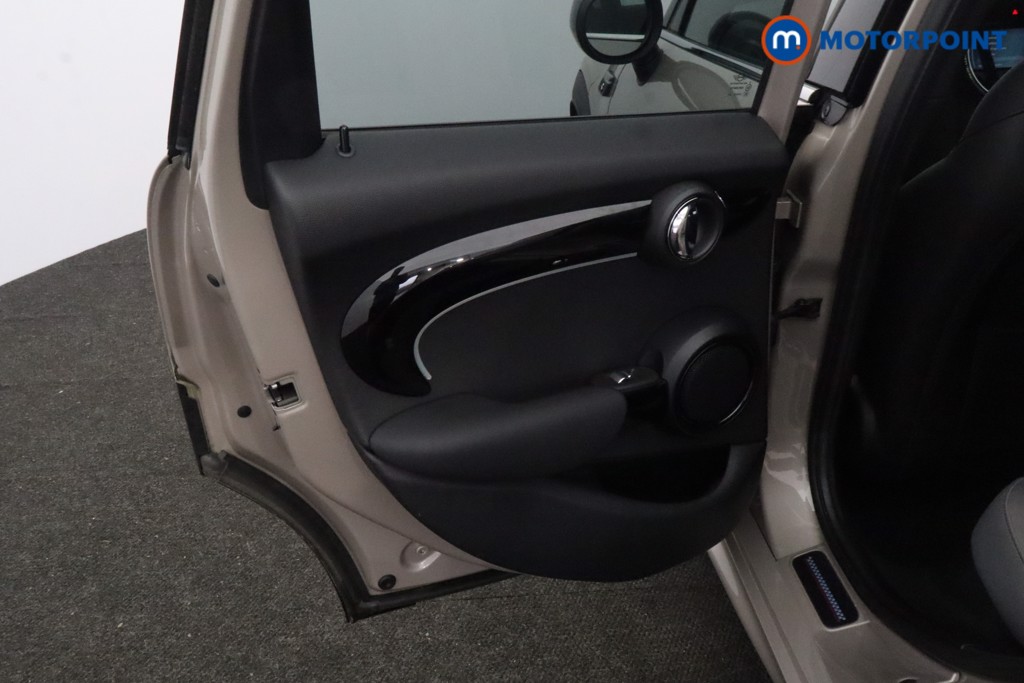 Mini Hatchback Cooper S Sport Automatic Petrol Hatchback - Stock Number (1610976) - 21st supplementary image