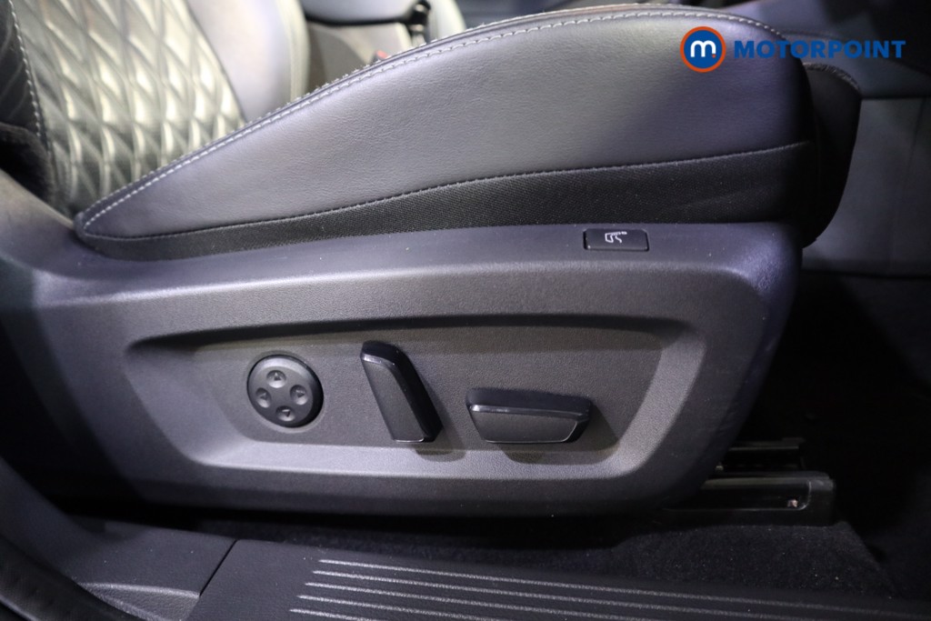 Nissan Qashqai Tekna-Plus Manual Petrol SUV - Stock Number (1611529) - 14th supplementary image