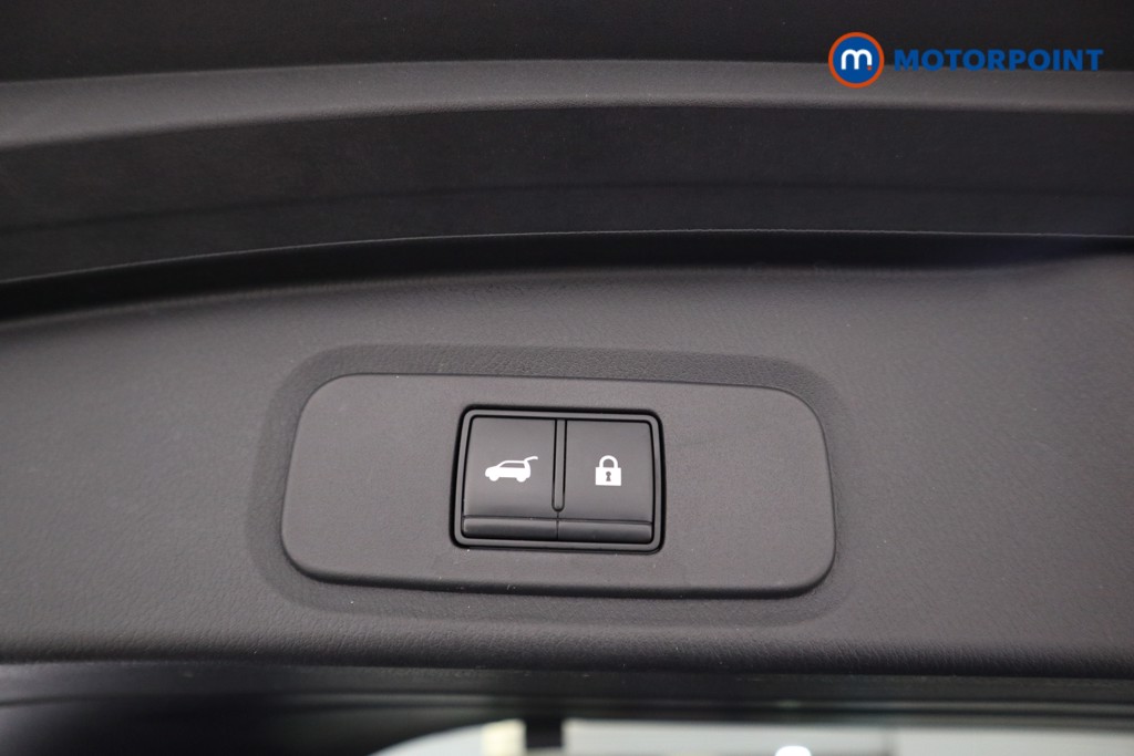 Nissan Qashqai Tekna-Plus Manual Petrol SUV - Stock Number (1611529) - 22nd supplementary image