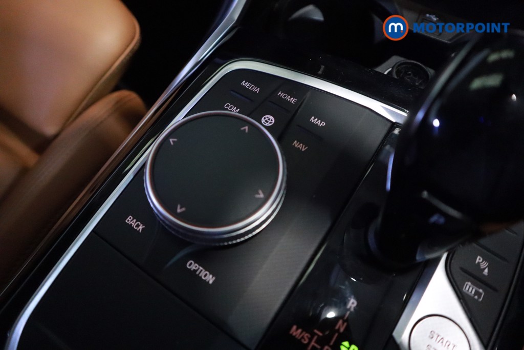 BMW 3 Series Sport Pro Automatic Petrol Plug-In Hybrid Estate - Stock Number (1612156) - 23rd supplementary image