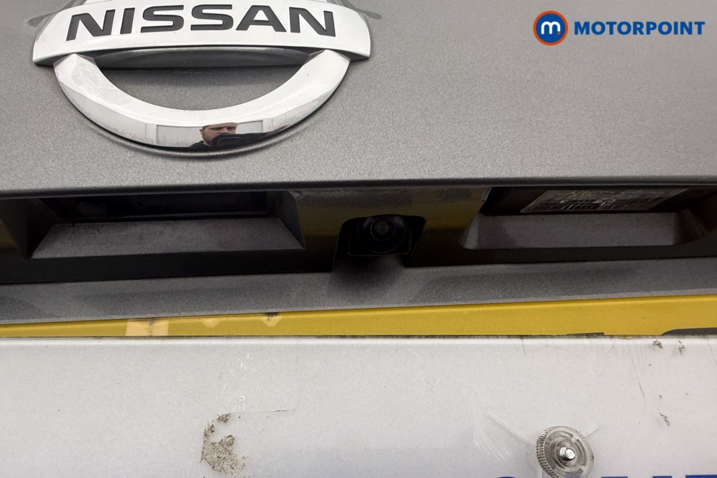 Nissan Qashqai N-Motion Manual Petrol SUV - Stock Number (1612575) - 2nd supplementary image