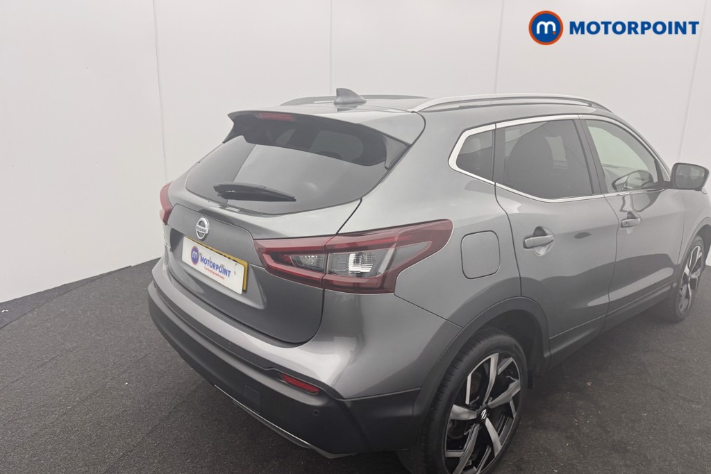 Nissan Qashqai N-Motion Manual Petrol SUV - Stock Number (1612575) - 4th supplementary image