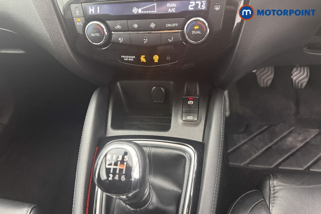 Nissan Qashqai N-Motion Manual Petrol SUV - Stock Number (1612575) - 17th supplementary image