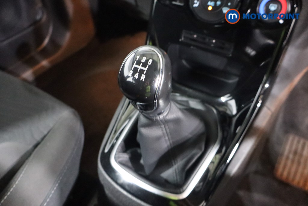 Ford Fiesta Zetec Manual Petrol Hatchback - Stock Number (1612601) - 9th supplementary image