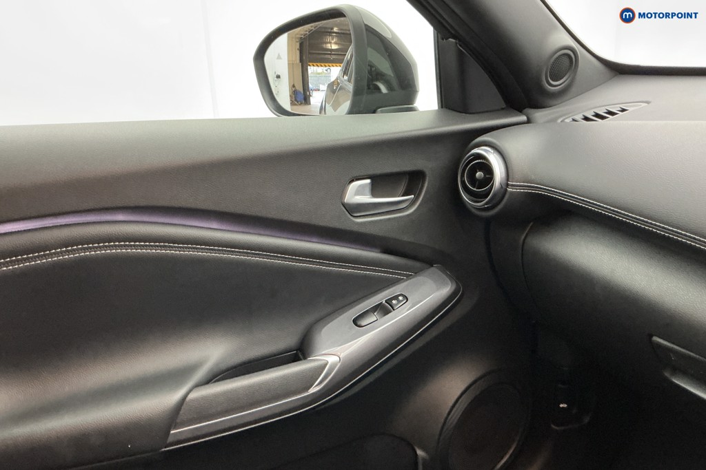 Nissan Juke Tekna Automatic Petrol-Electric Hybrid SUV - Stock Number (1612826) - 22nd supplementary image