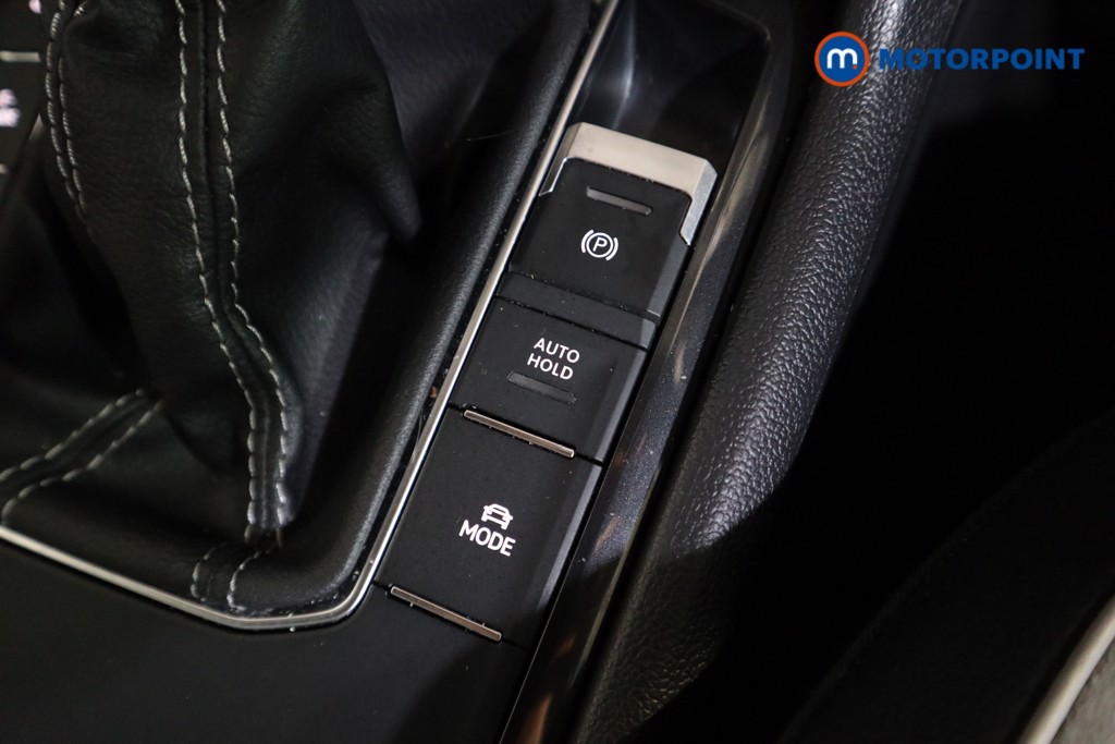 Volkswagen Tiguan R-Line Automatic Petrol Plug-In Hybrid SUV - Stock Number (1612951) - 11th supplementary image